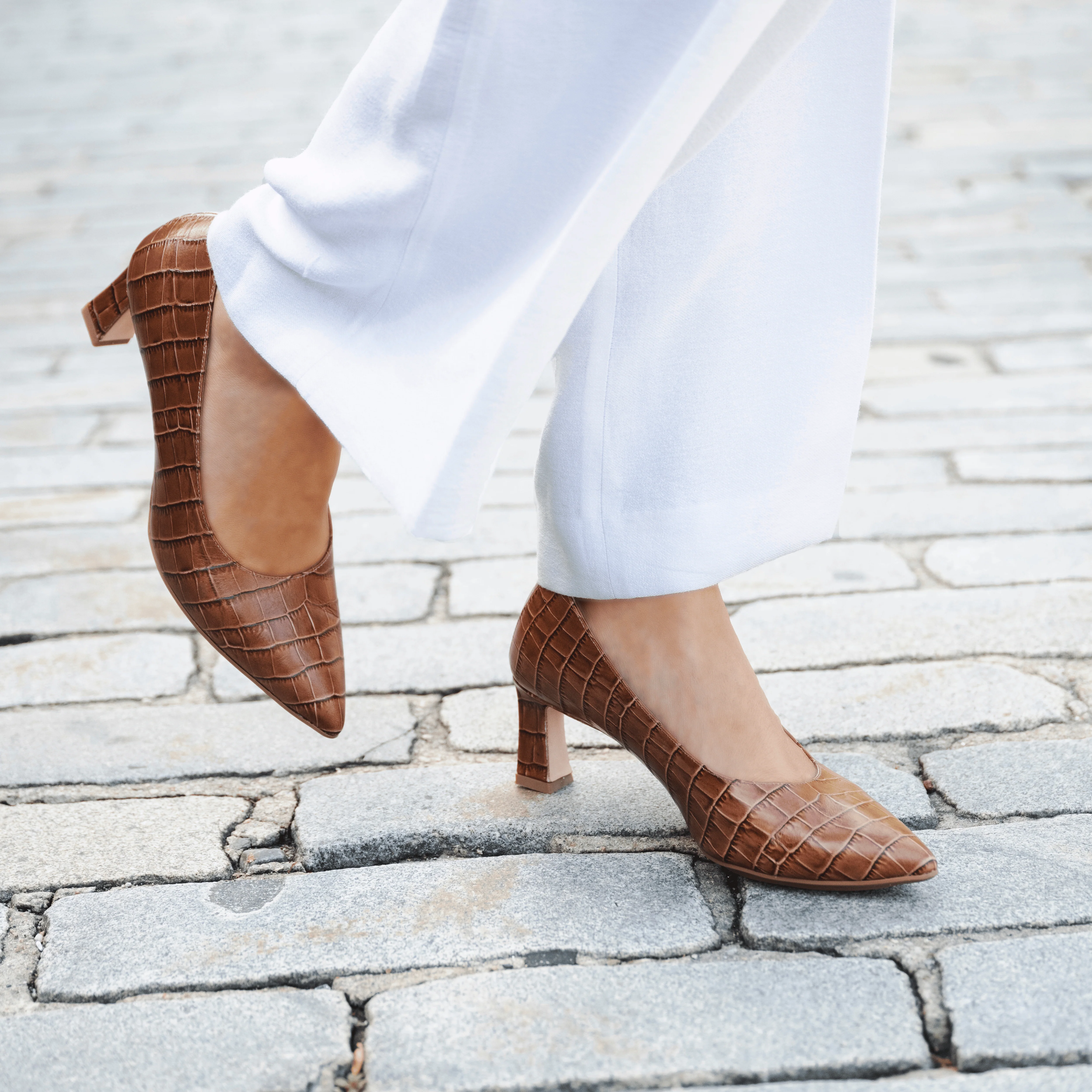 Amore 55 Pump - Image 5