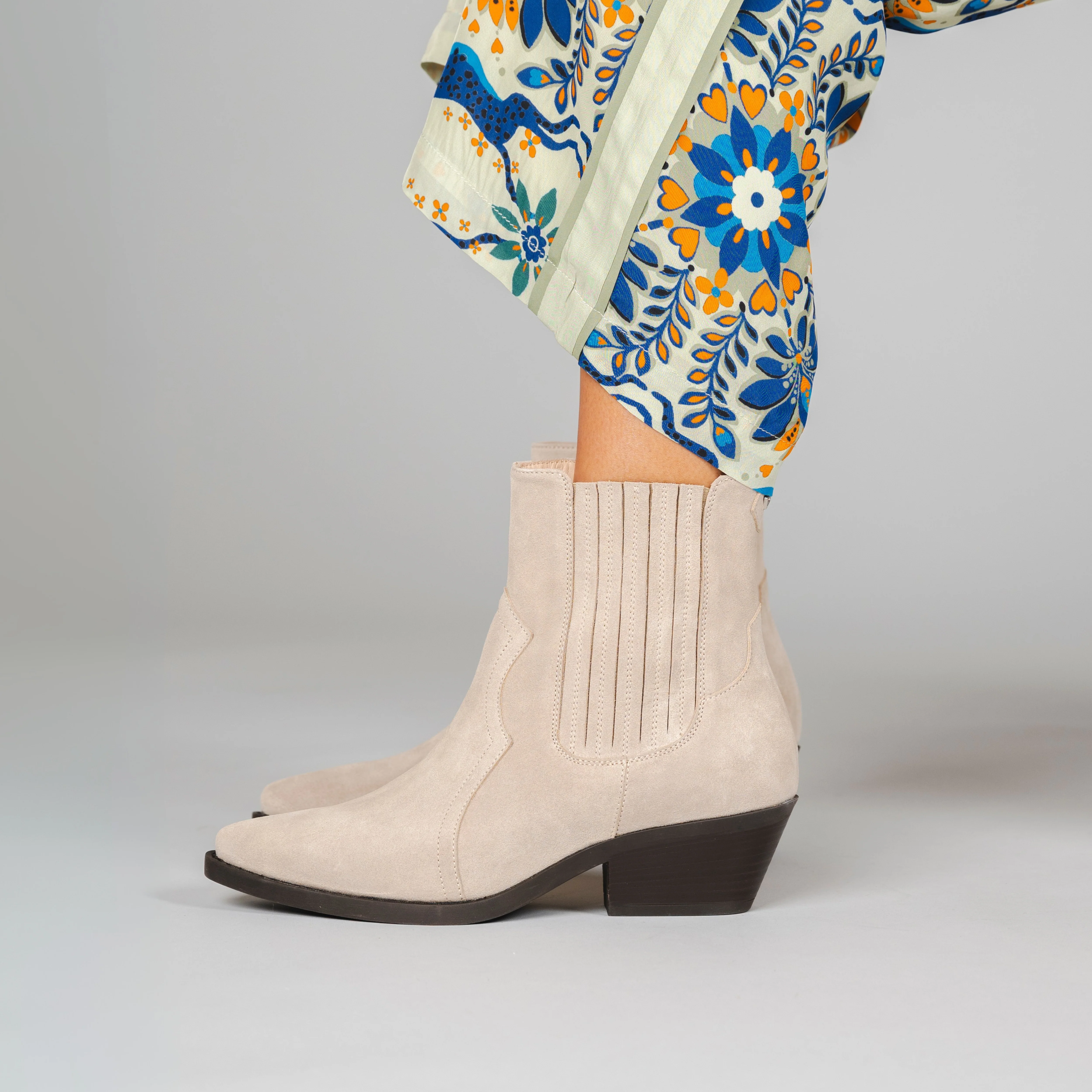 Frida Cowboy Boot - Image 3